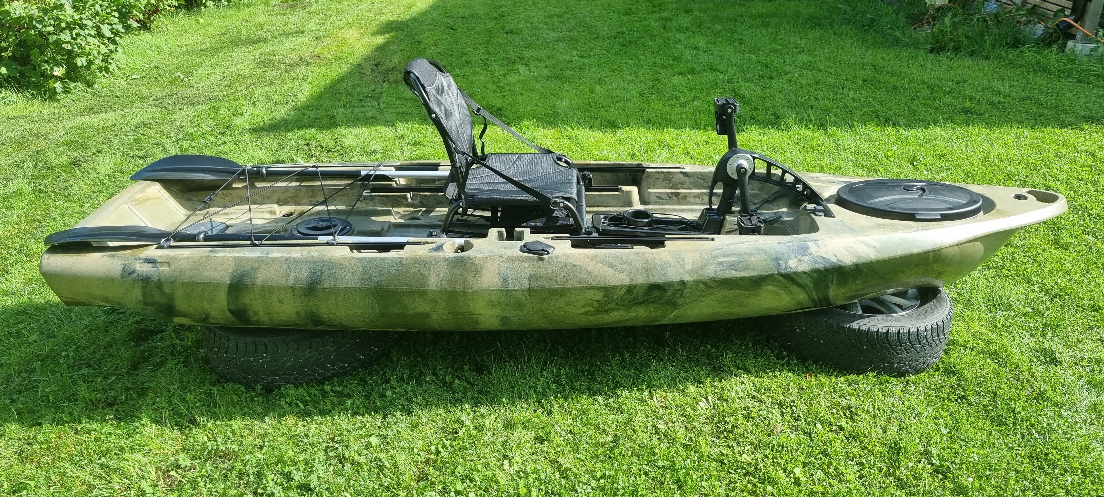 Explorer 10.8 Pedal Kayak